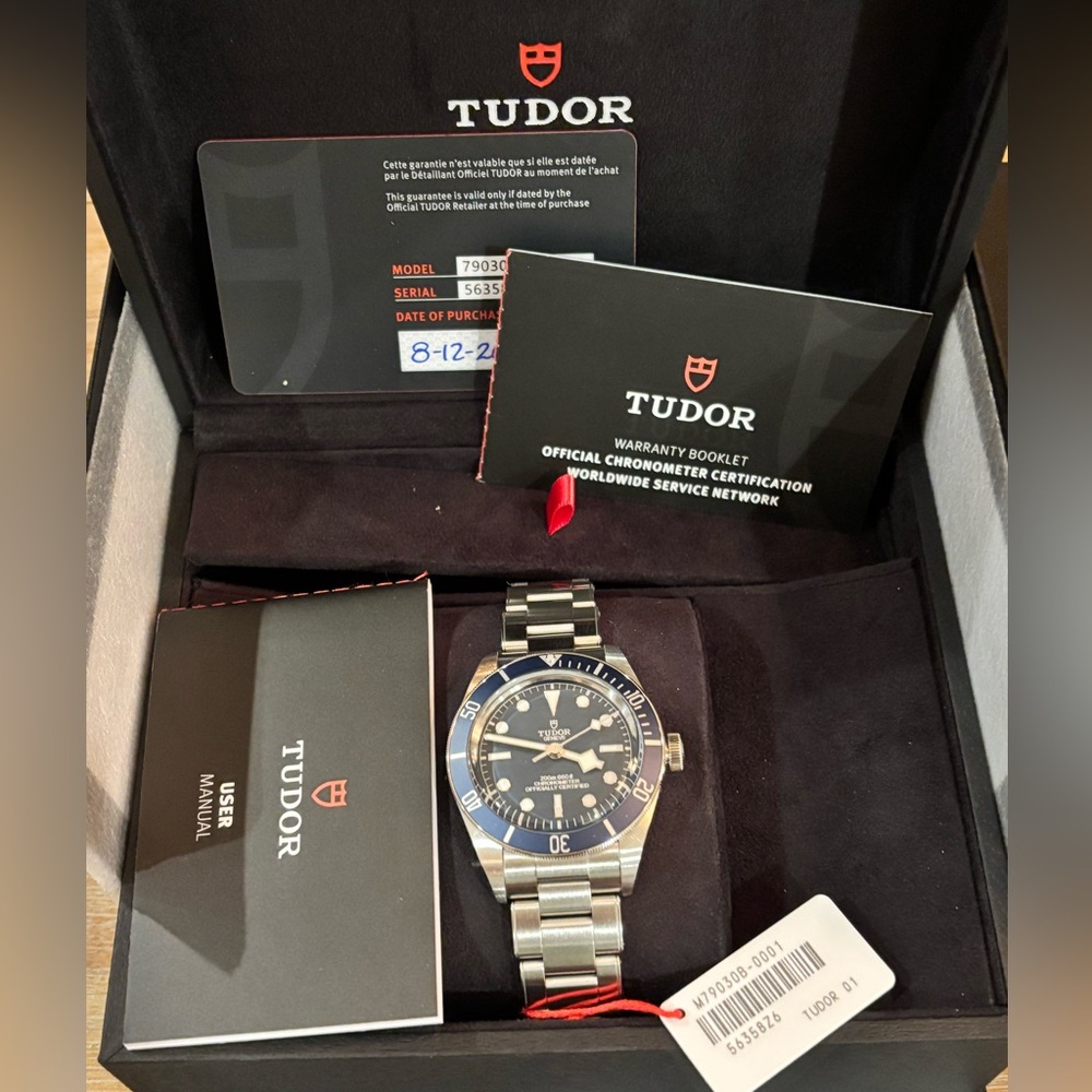 Tudor watch. black bay collection. 39mm stainless steel. Divers watch.